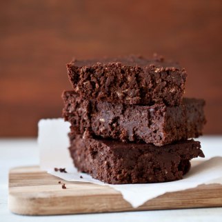 Chocolate-Coconut-Vegan-Brownies-@domesticfits-1